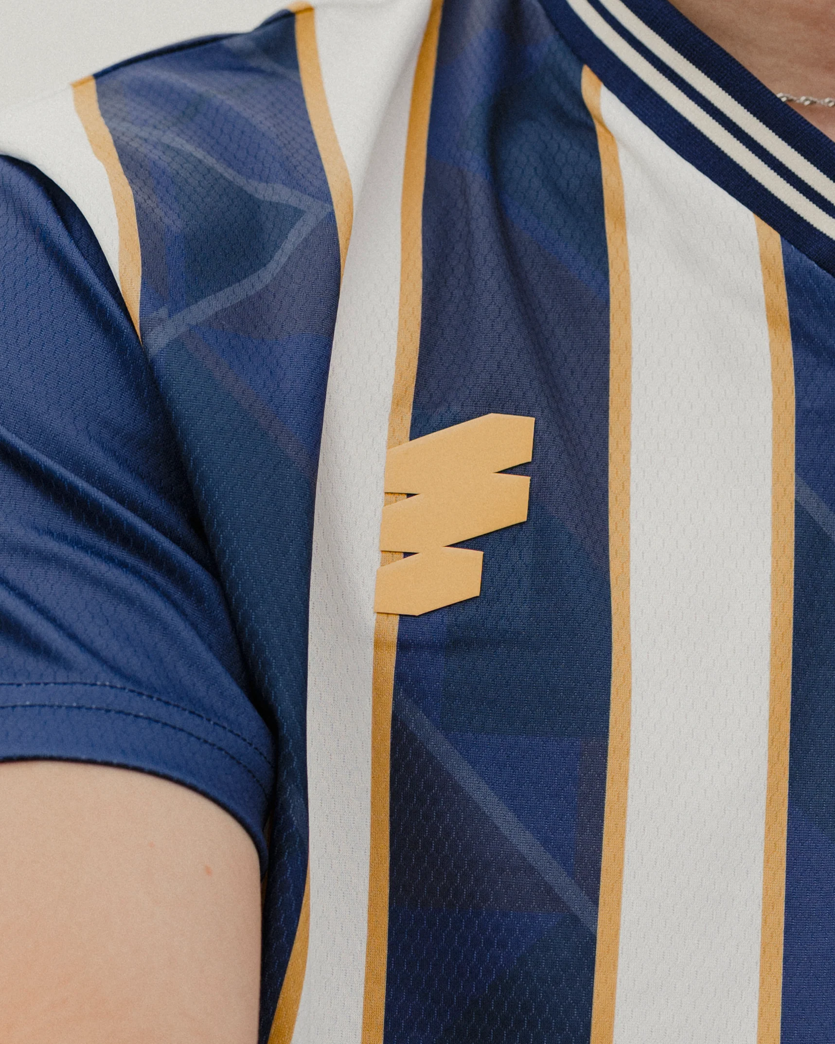 FINNIESTON FOOTBALL SHIRT - Image 4